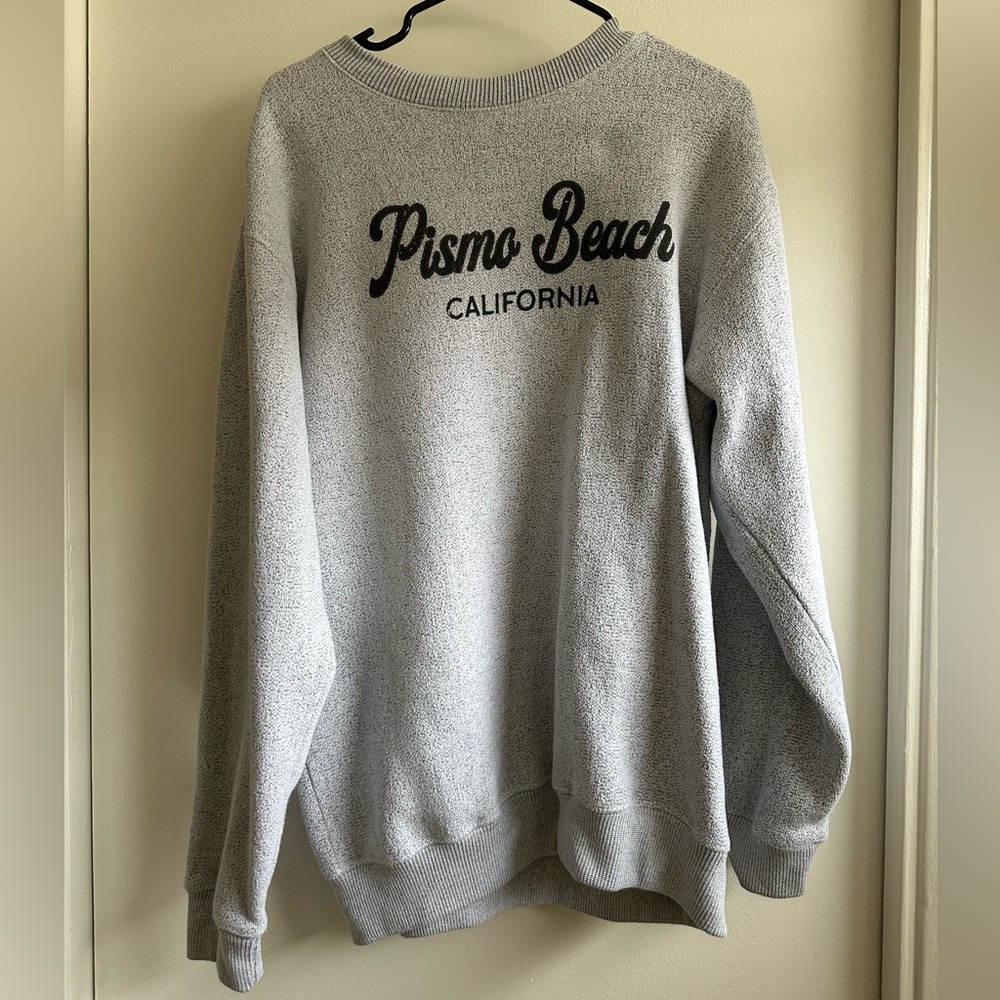 gray knit graphic “pismo beach” crewneck sweatshirt